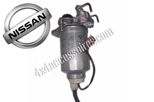 POMPETTE AVEC FILTRE À GASOIL NAVARA D22 2.5L - 2 RACCORDS Ø:10MM ET Ø: 8MM