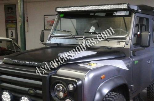 SUPPORT DE BARRE À LED LAND ROVER DEFENDER ET IVECO MASSIF