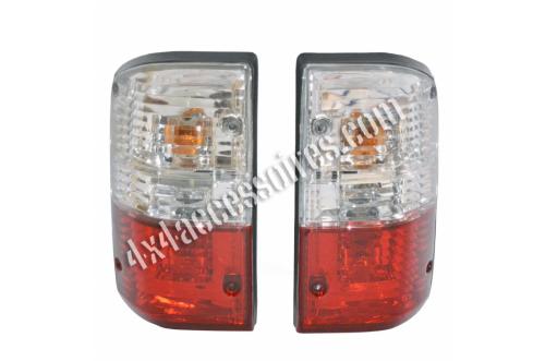 PAIRE DE FEUX CRISTAL ARRIÈRE MULTIFONCTION NISSAN PATROL Y60