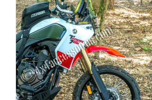 GARDE-BOUE AVANT ROUGE + FLEXIBLES DE FREIN POUR TENERE 700