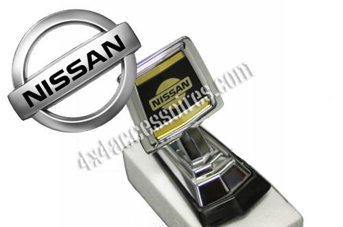 EMBLÈME DE CAPOT NISSAN PATROL Y60