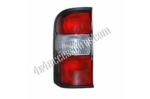 FEU D'AILE ARRIÈRE GAUCHE NISSAN PATROL Y61